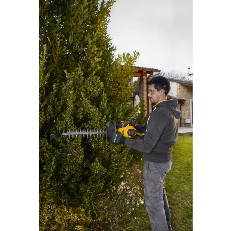 HT525_252421008ST2_amb02_web